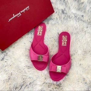 New Salvatore Ferragamo sandals size 6